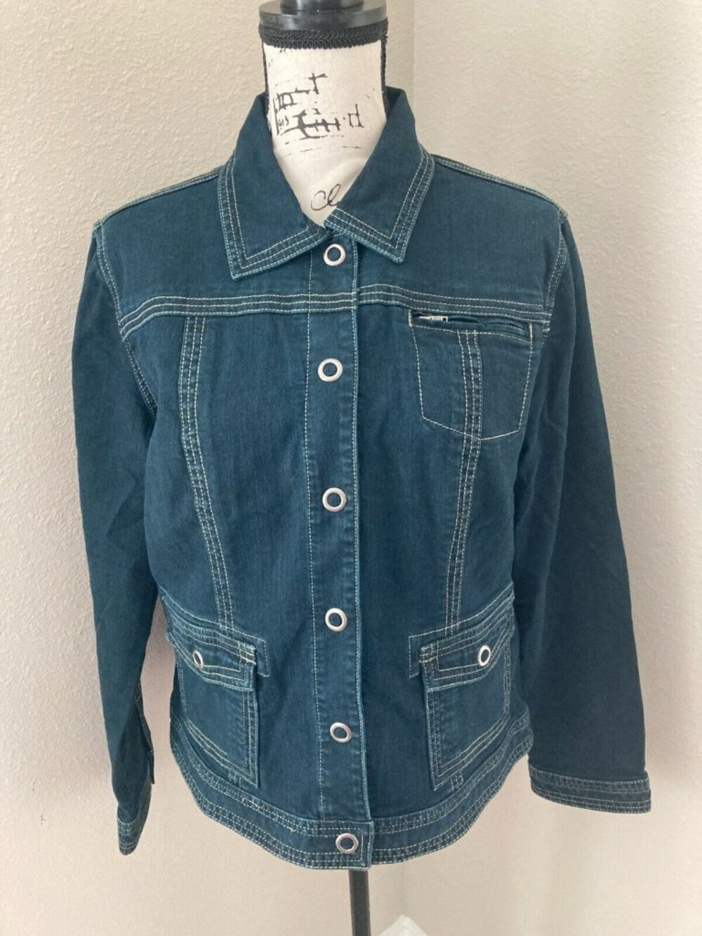 CHICO'S PLATINUM DARK WASH DENIM JACKET - SIZE 2 - TOP STITCHED